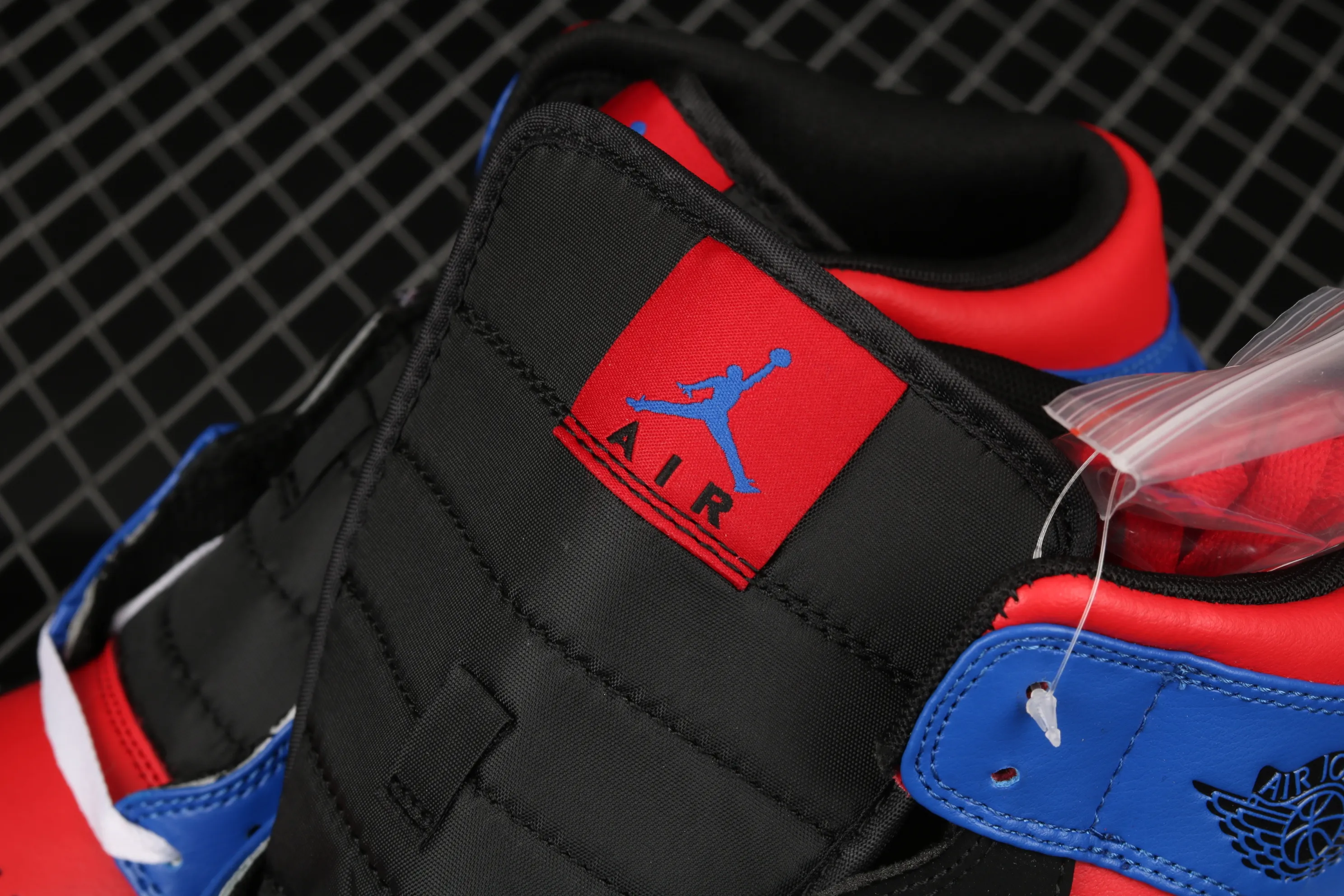 All categories Air Jordan Jordan series basketball shoes Air Jordan 1 Mid Air Jordan 1 Mid Top3 Mandarin duck stitching toe mid-top full toe layer genuine standard 554724-124